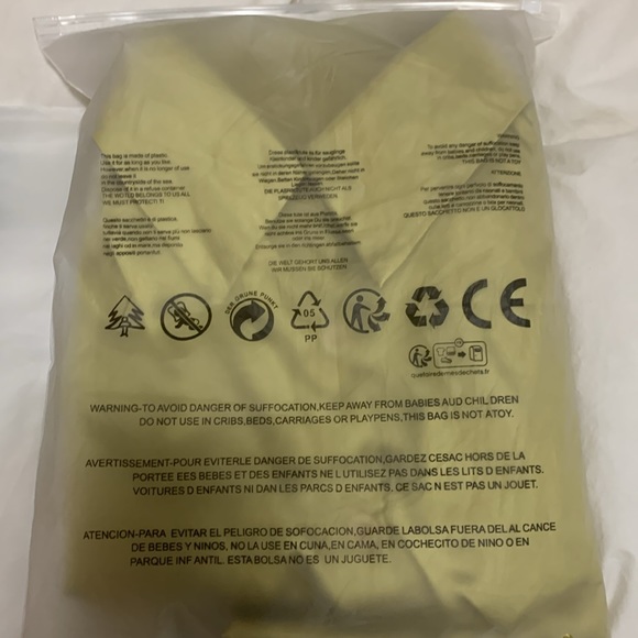 Gold Beautiful 2 piece dressy or causal - Picture 9 of 11